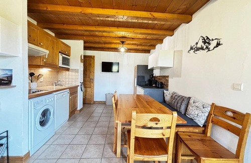 Le Cornix Apartamento | Apartamento acogedor en Cernix cerca de pistas, 2 habitaciones, terraza