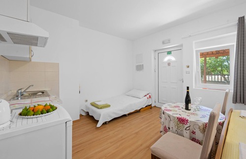 Gradina Apartamento | Acogedor apartamento en Lozovac con.