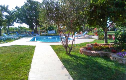Gradina Apartamento | Cozy Apartment In Lozovac With Wifi