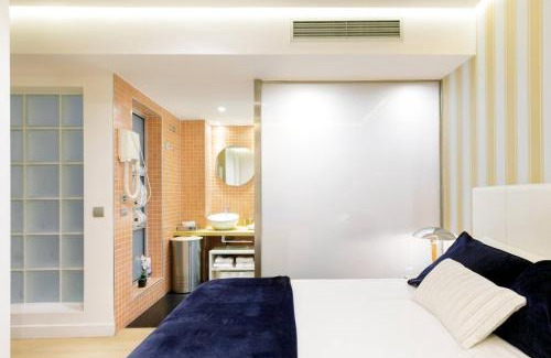 Palos de la Frontera Apartamento | Cozy Apartment in Madrid 70 m² Pool