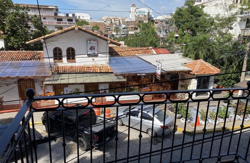 Emiliano Zapata Apartamento | Cozy apartment in the heart of olas altas, pet friendly.