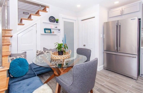 Roxbury Casa | Cozy Apartment | Near T
