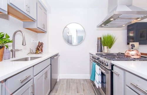 Roxbury Casa | Cozy Apartment | Near T