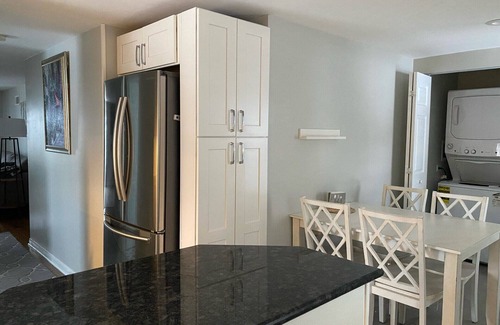 Downers Grove Apartamento | Cozy apartment right in Downtown Downers Grove