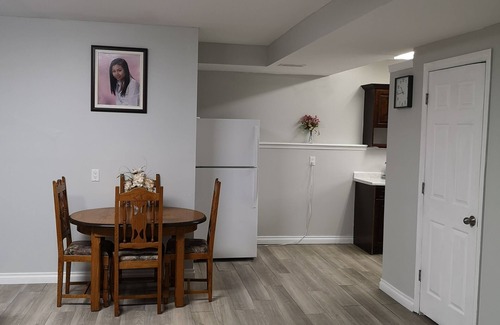 Argyle Apartamento | Cozy Apartment Unit, 1200 sq. Fanshaw College & Western University.