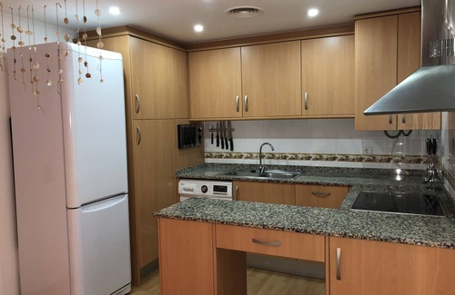 L'Ampolla Apartamento | ACOGEDOR APARTAMENTO CON BALCÓN CON VISTAS AL MAR, A 50M DE LA PLAYA + WIFI