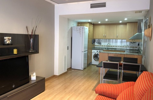 L'Ampolla Apartamento | ACOGEDOR APARTAMENTO CON BALCÓN CON VISTAS AL MAR, A 50M DE LA PLAYA + WIFI