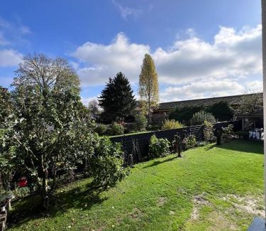 Gerresheim Apartamento | Cozy Apartment with Excellent Transport Links to Old Town, Main Station and Trade Fair