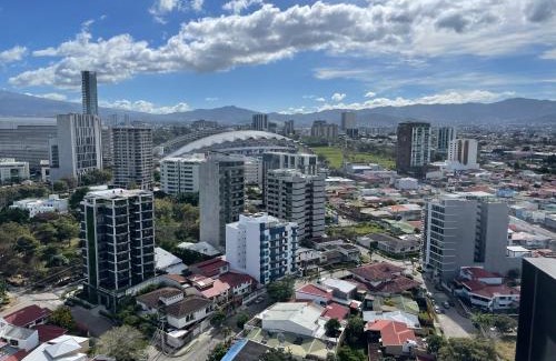 Rohrmoser Apartamento | Cozy apartment with terrace, SJ Cosmopolitan Tower #402