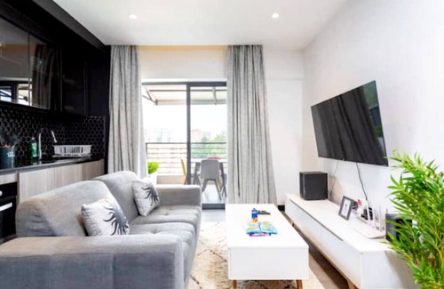 Nairobi Apartamento | Cozy Apartment with WiFi, Roof Top Pool-Gym-Large Balcony & Roof Top Restaurant