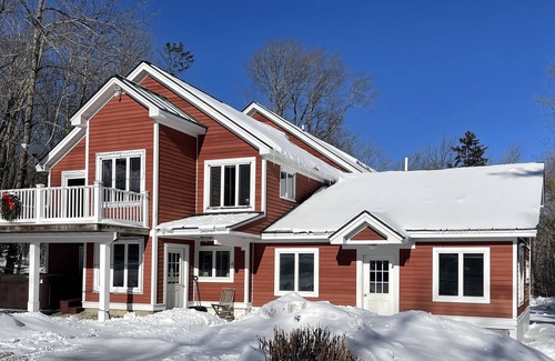 West Dover Apartamento | Cozy apt 1 mile from Mt. Snow. New remodel, monthly rental - utilities included!