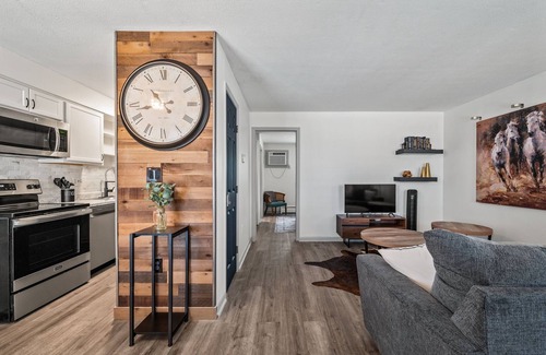 Beechmont Condominio | Cozy Apt. Near Downtown!