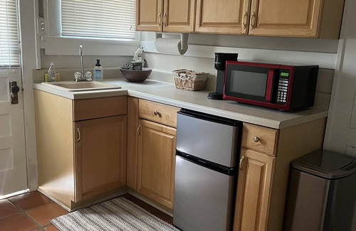 Augusta Cabaña | Cozy Augusta Two Bedroom Cottage