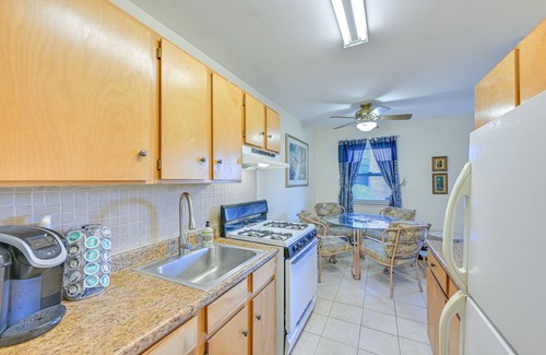 North Bay Shore Condominio | Cozy Bay Shore Condo Near Museums & Outdoor Rec!