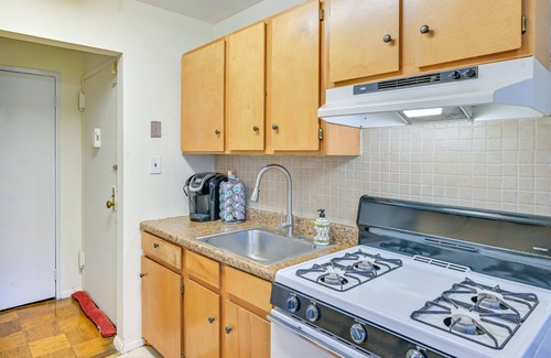 North Bay Shore Condominio | Cozy Bay Shore Condo Near Museums & Outdoor Rec!