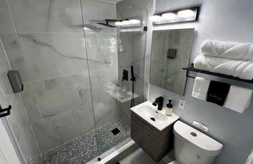 Daytona Beach Hotel | Cozy Beachside Modern Boutique Hotel Suite with Kitchen - by Oceano Suites