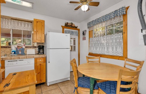 Yosemite West Cabina | Cozy Bear North Quaint and Warm 2bd in Yosemite!