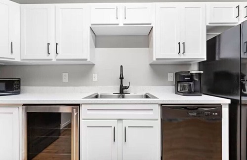 Mission Apartamento | Cozy Bedroom Retreat in the Heart of Kansas City