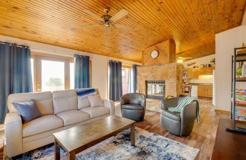 Bixby Casa | Cozy Belgrade Cottage with Wood-Burning Stove!