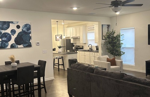 Washington Park Casa | Cozy Big Blue getaway near downtown Atlanta