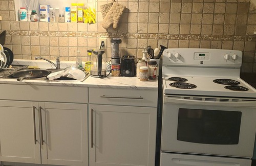 Newmarket Casa | Cozy Bl1 Bedroom Basment In Newmarket All Amenities + Playstation 4 & Netflix