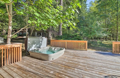 Ashford Cabaña | Cozy 'black Bear Retreat' by Mount Rainier!