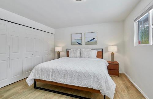 Alderwood Manor Casa | Cozy Bothell Rambler with Office Game room bar and XL Fenced Yard