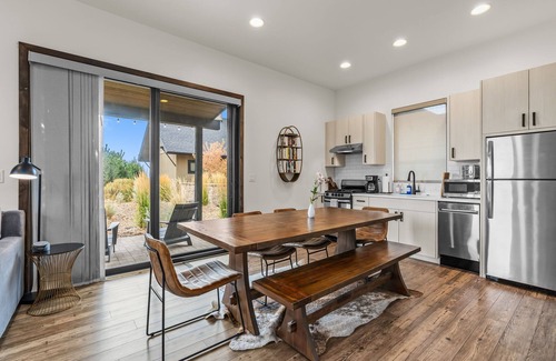 Powell Butte Casa | Cozy Brasada Casita | Private Entrance