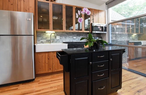 West Bucktown Casa | Cozy, Bright and a Great Location!