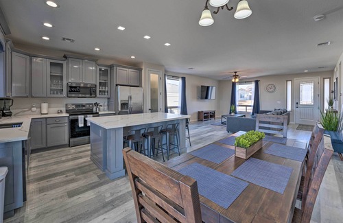 Sunridge Estates Casa | Cozy Bullhead City Home w/ Grill, 3 Mi to CO River