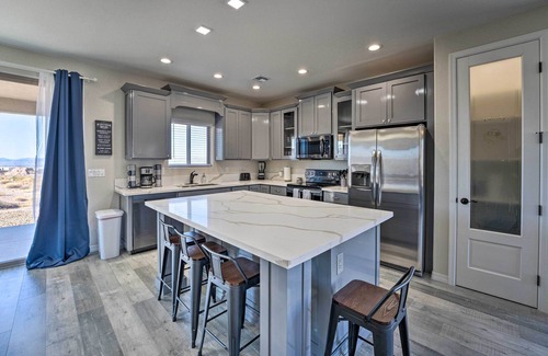 Sunridge Estates Casa | Cozy Bullhead City Home w/ Grill, 3 Mi to CO River