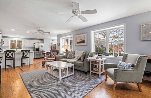 Northwest Harwich Casa | Cozy Bungalow Close to Downtown!