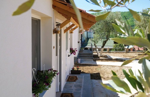 Berat Casa | Cozy bungalow in charming Roshnik Village 101