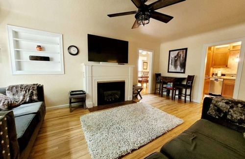 University District Casa | Cozy Bungalow in University District