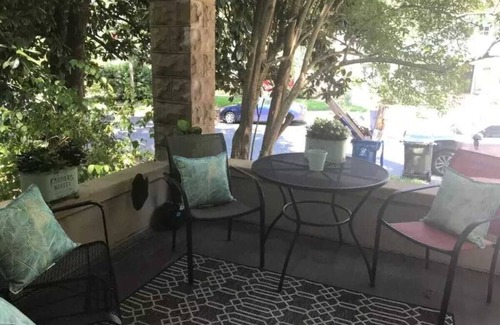 Durham Casa | Cozy Bungalow near Duke & Dining, Walkable Area