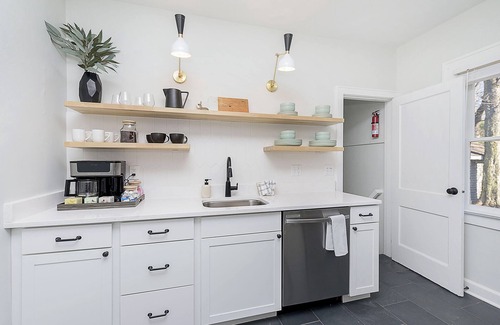 Broad Ripple Casa | Cozy Bungalow - walk to Broadripple Ave. and Monon