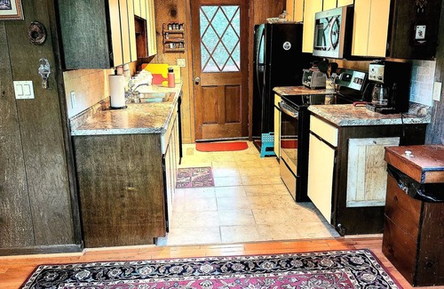 Burnsville Cabina | Chalet acogedor pero espacioso en el monte Mitchell Campo de golf