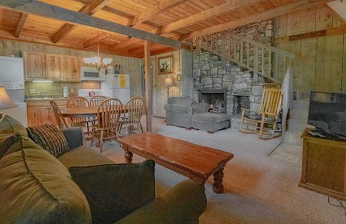 Blowing Rock Apartamento | Cozy Cabin #13 - Sleeps 6 - Full kitchen + fireplace - between Boone & Blowing Rock NC