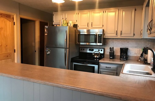 Lake Lure Casa | Cabaña acogedora, Gran vista, Acceso al lago, Sala de juegos, Porche envolvente