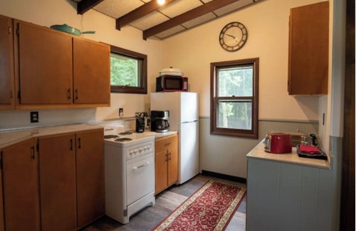 Lynxville Cabina | Cozy cabin high above the Mississippi w/firepit & free wood- Incredible views!!!