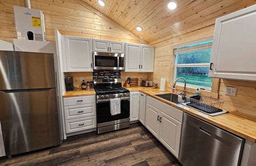 Hamilton Cabina | Cozy cabin in a quiet neighborhood near downtown Hamilton