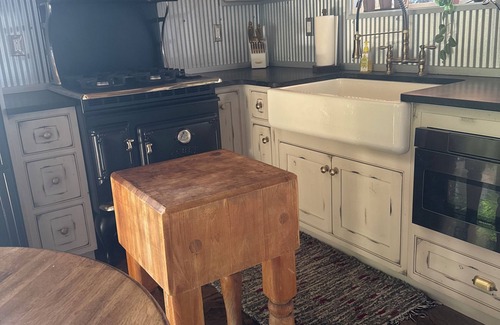 Clare Cabina | Cozy cabin in fantastic Clare! Once a horse barn now a rustic cabin!