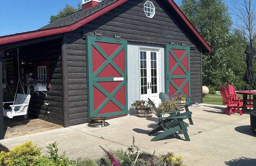 Clare Cabina | Cozy cabin in fantastic Clare! Once a horse barn now a rustic cabin!