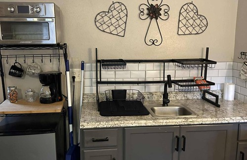 Murchison Cabina | Cozy cabin in gated Lake community.