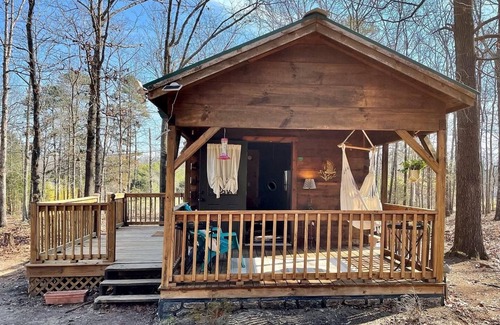 Enoree Cabina | Cozy cabin in the woods! Pets welcome!