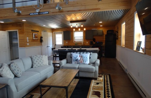 Millerton Casa | Cozy Cabin in the woods with pool table!