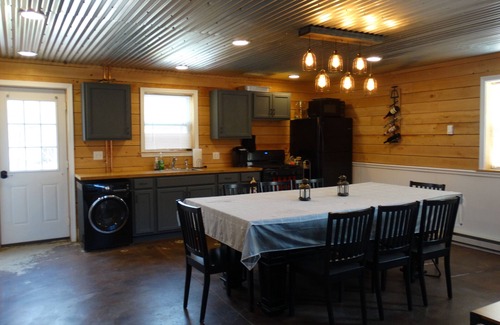 Millerton Casa | Cozy Cabin in the woods with pool table!