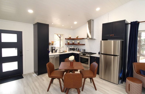Angel Fire Cabina | Cozy cabin, king bed, fire pit, A/C, remodeled