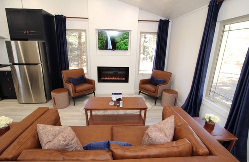 Angel Fire Cabina | Cozy cabin, king bed, fire pit, A/C, remodeled