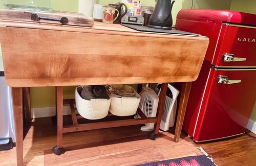 Travelers Rest Cabina | Cabin on Wheels Cozy Forest and Farm Retreat